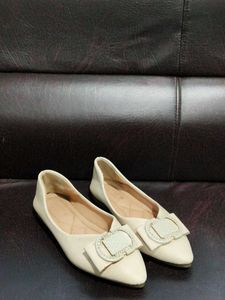 Elegant Beige Ballet Flats with Buckle
