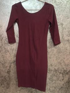 Maroon 3/4 Sleeve Fitted Dress