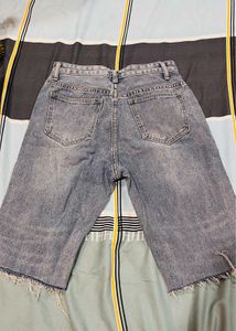 Distressed Denim Capri Jeans