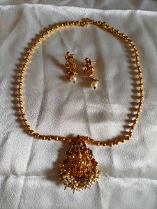 Traditional Gold Necklace & Earring Set