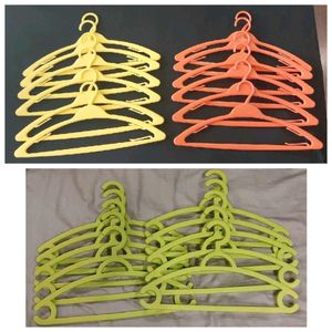 Set of 22 Plastic Hangers