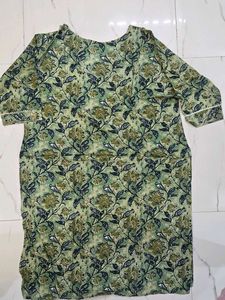 Green Floral Print Kurta with Embellished Neckline