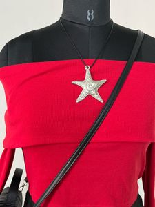 DISCOUNT!!Off-Shoulder Red Crop Top
