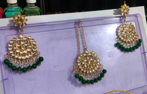 Stunning Kundan Necklace Set with Earrings