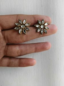 Elegant Flower Stud Earrings