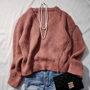Stylish V-neck Knit Sweater 🤍