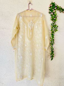 Elegant Chikankari Kurta