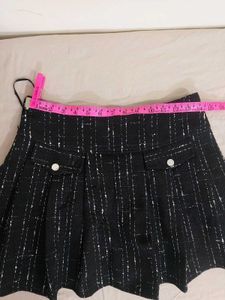 Tweed black short-skirt