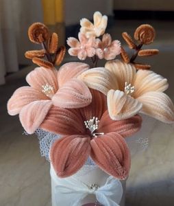 bouquet , keychain, single flowe