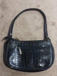 selling my divis leather like hobo bag