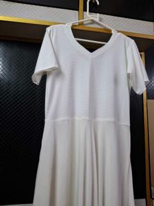 Simple White V-Neck Maxi Dress