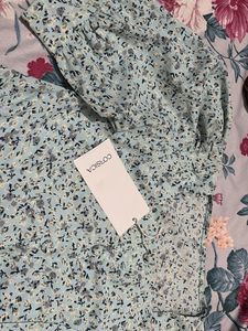 Floral top  With Tag