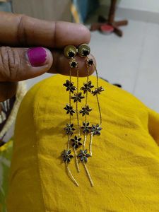 Elegant Black Flower Drop Earrings