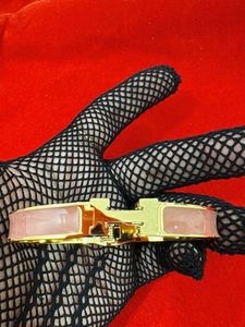 Stylish Gold H-Closure Bracelet