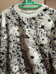 Patterned Pullover Sweater + Green trousers