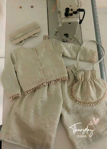 Beautiful Ethnic Kurta Set with Accessories