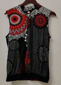 Unique Sleeveless Printed Blouse