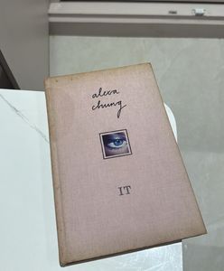 Alexa Chung IT Book