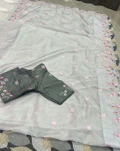 New- Elegant 🌪️Grey 💎Saree with Pink Embroidery