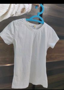 Bewakoof Classic White Crew Neck Tee