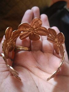 Gold Flower Bangle Bracelet