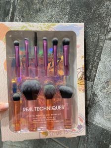 Real Techniques Artist Essentials Brush Set