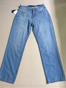 Light Wash Mid Rise Jeans