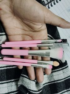 Hello Kitty Makeup Brush Set