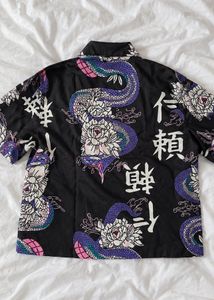 Trendy Black Graphic Print Cropped Top