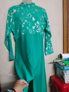 Almost New|Green Shiny Silvery Embossed Dress