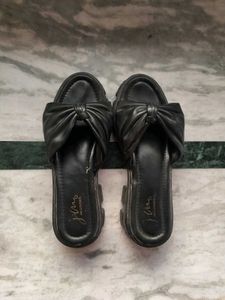 Chic Black Bow Slides