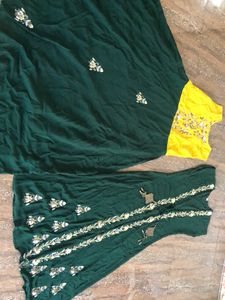 Yellow 💛 And Dark Green 💚 Color