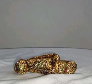 Exquisite Gold Bangle Set