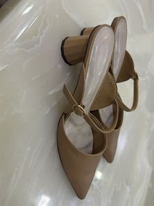 Stylish Pointed Toe Heels