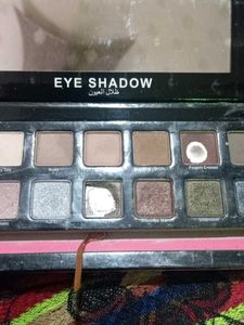 Natural Nudes Eye Shadow Palette