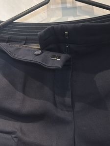 Zara Navy Blue Cropped / cigarette Trousers