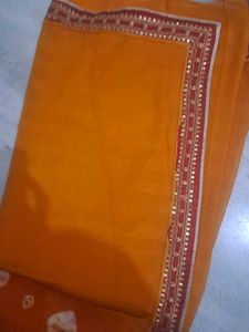 used Beautiful Maroon  orange Bandhani Saree