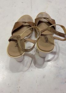 Inc.5 Stylish Bronze Heels (size5)