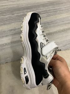 Skechers