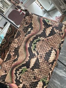 Stylish Snake Print Clutch