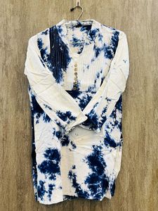 Blue &amp; White Tie-Dye Short Kurti – Button Front