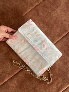 Loreal Clutch