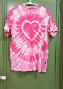 Trendy Pink Heart Tie-Dye T-Shirt