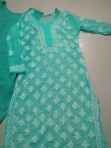 Lucknowi Chikankari Kurti