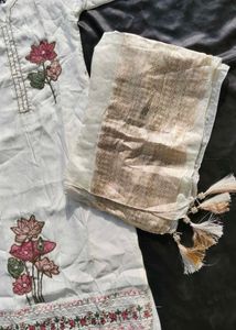 embroidery kurti set