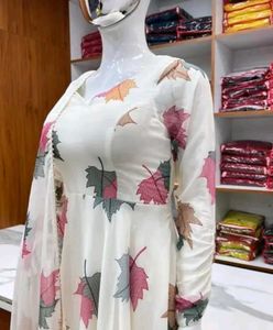 Elegant Leaf Print Kurta Set