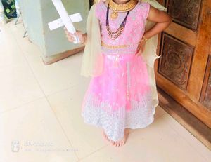 4 year baby lehanga( size small )