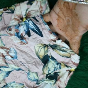 Floral Print🎁🫴🏻 High Waisted Shorts
