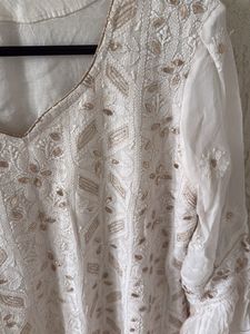 Elegant White Embroidered Kurta