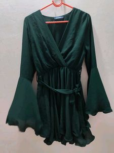Elegant Green Bell Sleeve Mini Dress
